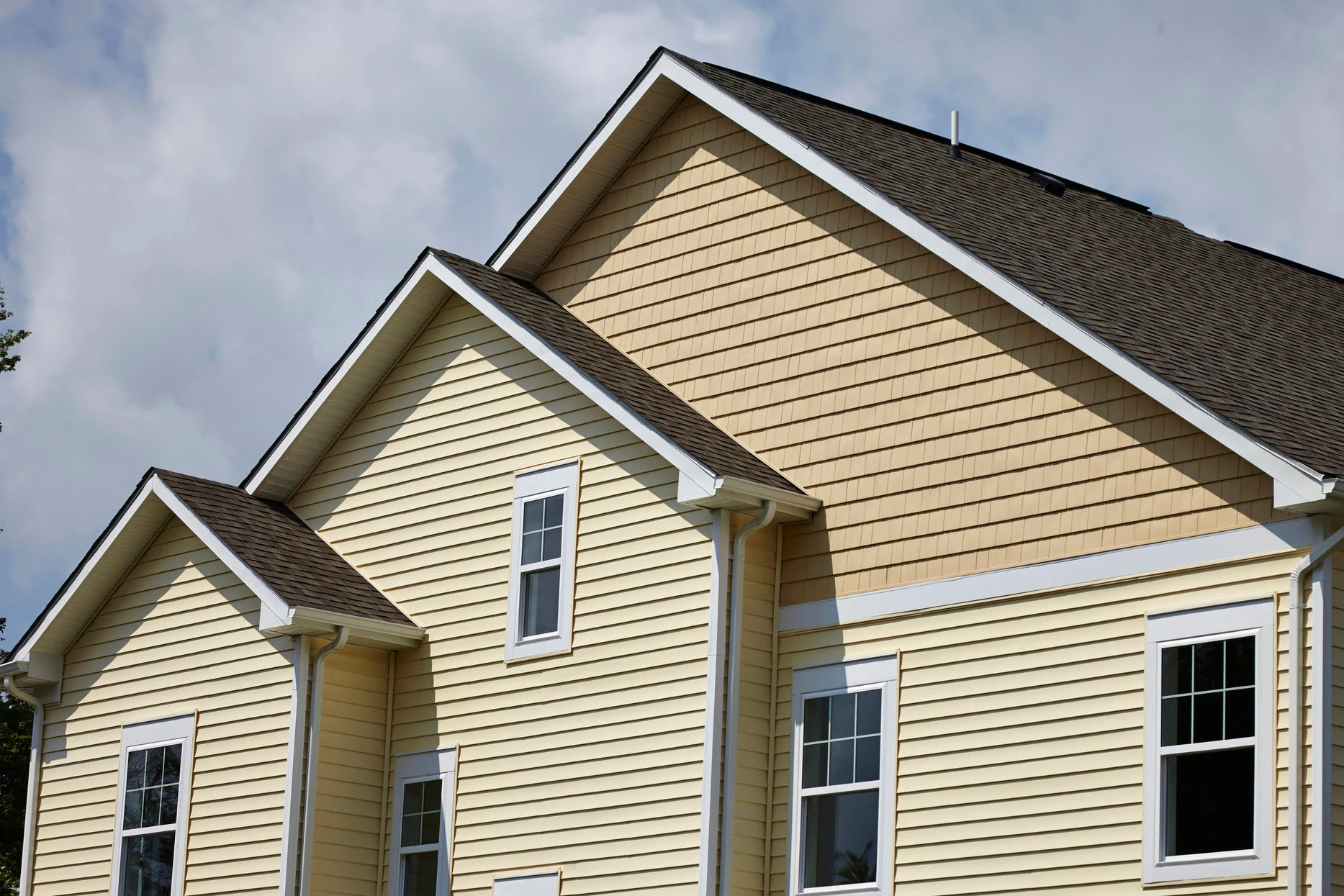 Home siding installers in Rhode Island. Rhode Island vinyl siding installers